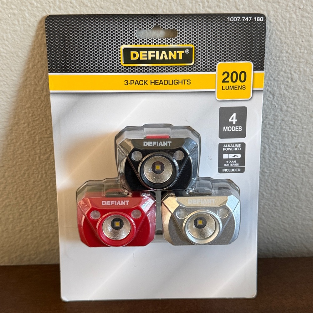 NWT Defiant 3-pack headlights with batteries 200 lumens 4 modes